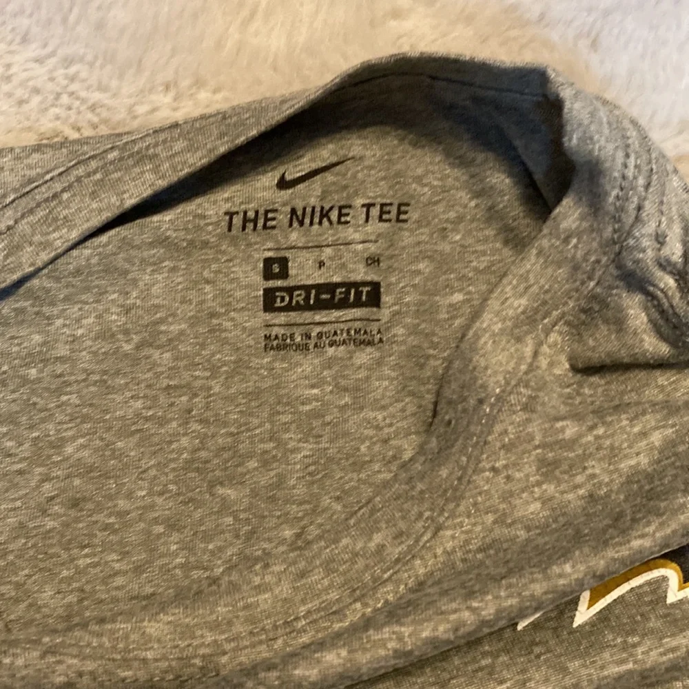 Boys Nike T-Shirt - Picture 3 of 8